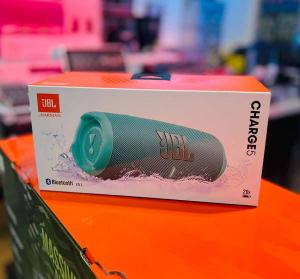 Bocina JBL Charge 5 110V/220V color Azul cerceta