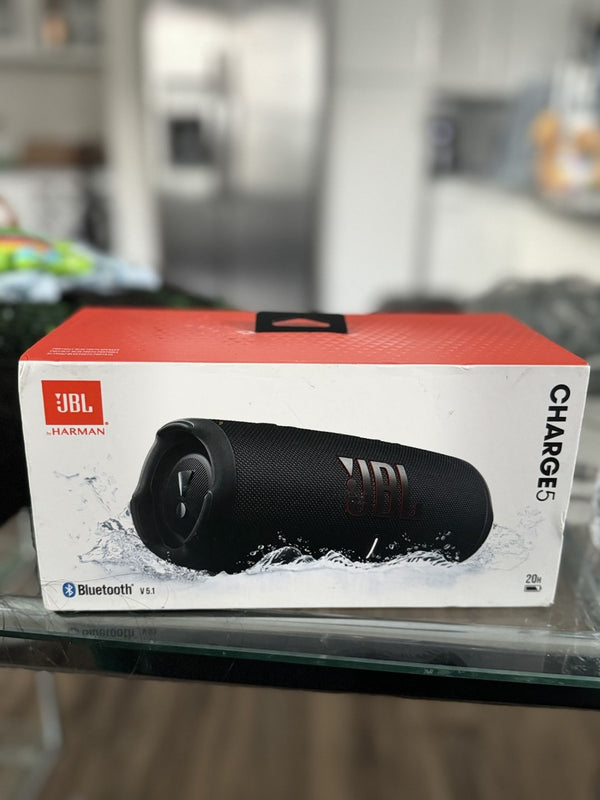 JBL Charge 5 Nuevo en color negro