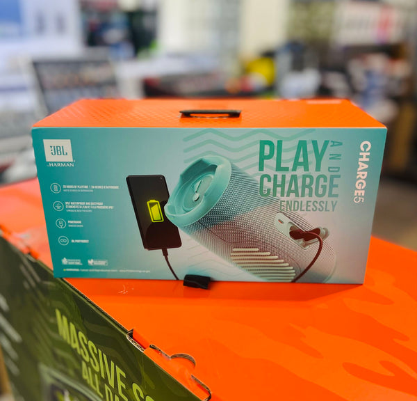 Bocina JBL Charge 5 110V/220V color Azul cerceta